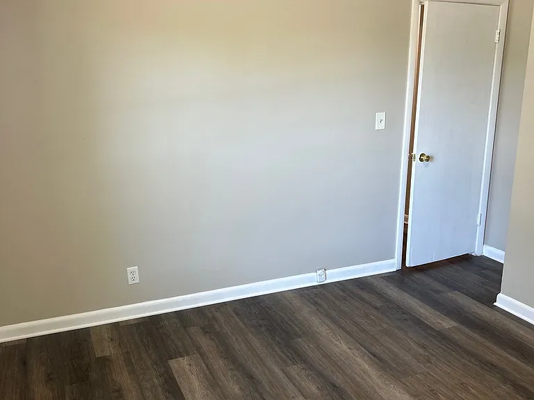 10406 Whipps Mill Rd — Photo 11
