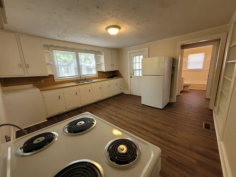 804 Klondale Ave — Photo 8