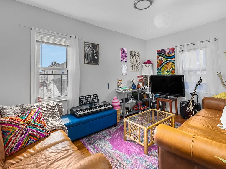 41 E Transit St #2R — Photo 6