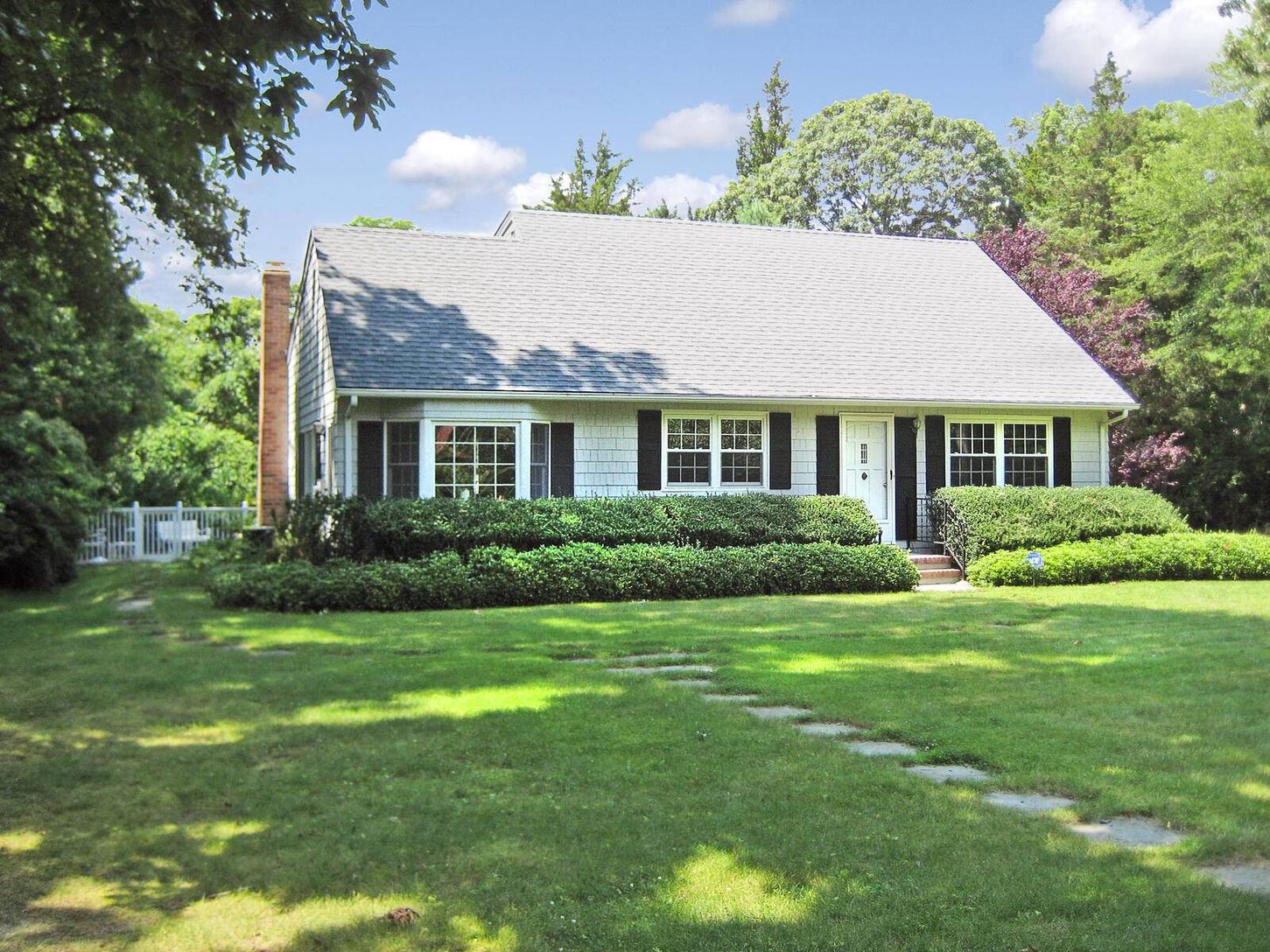  Private Southampton Home on Quiet Street