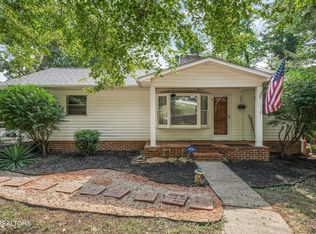 303 W Outer Dr, Oak Ridge, TN 37830