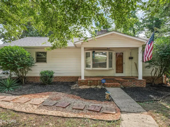 303 W Outer Dr, Oak Ridge, TN 37830