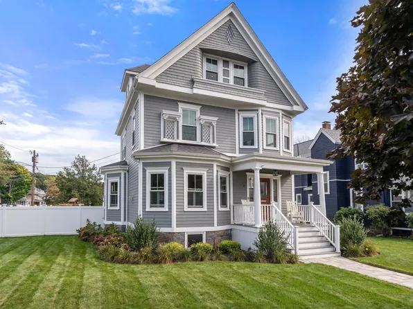 47 Washington St, Hyde Park, MA 02186