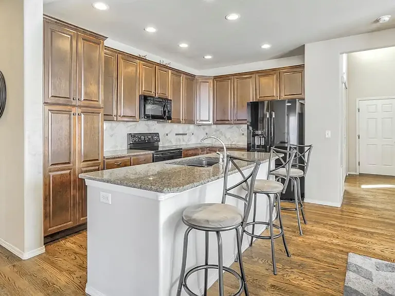 7040 Auburn Hills Ct — Photo 6