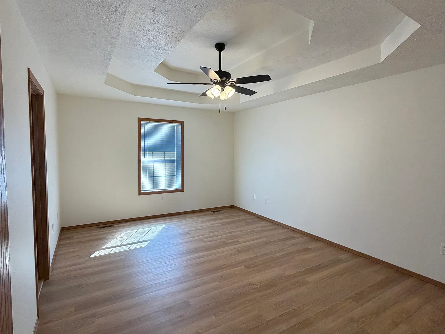 3 bed, 1417 sqft, $1,700 — Photo 4