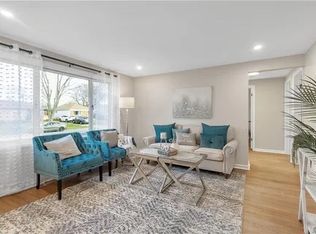 84 Margaret Rd, Amherst, NY 14226