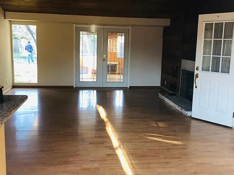 18741 Hanna Dr — Photo 3