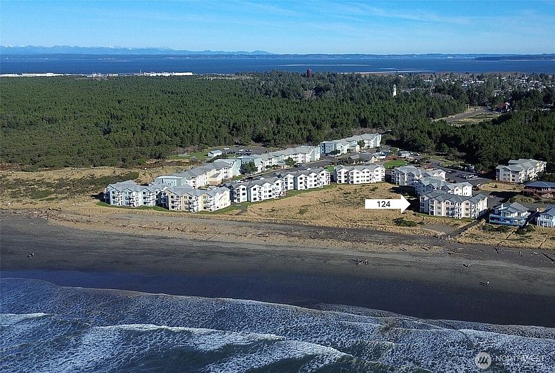 4th image of 1600 W Ocean Avenue #124