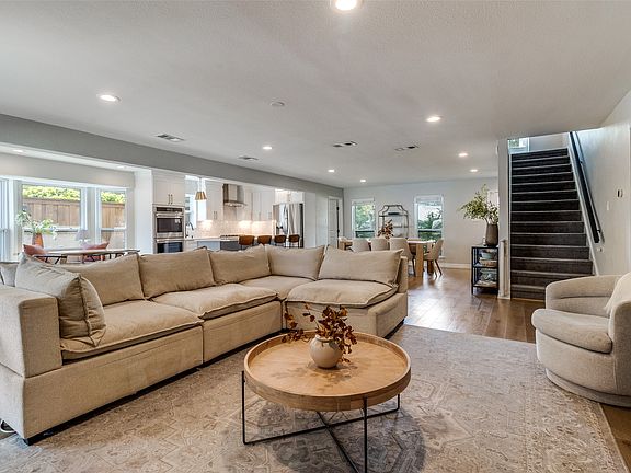 3rd image of 9243 Moss Farm Ln