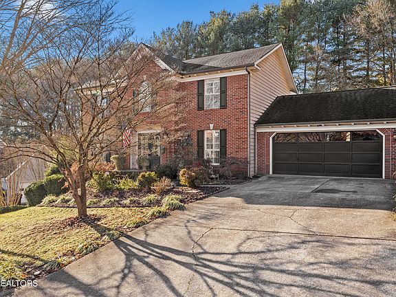 2nd image of 1439 Queensbridge Dr