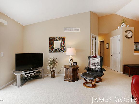 4th image of 5512 Sahalee Dr SW