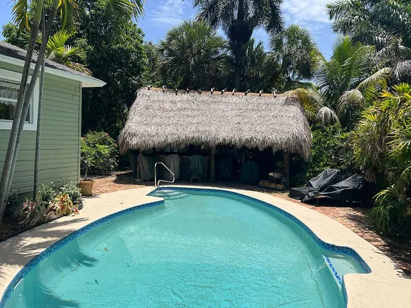 1424 S Palmway, Lake Worth, FL 33460