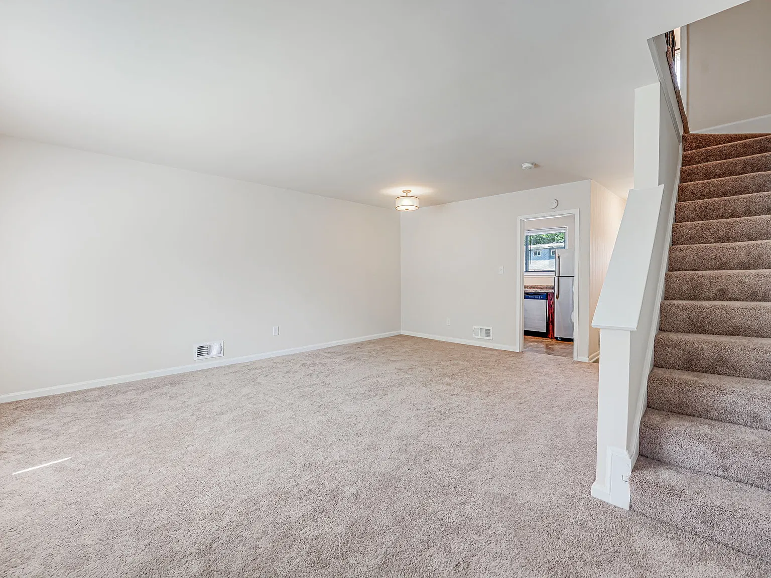 3 bed, 1500 sqft, $2,575 — Photo 4