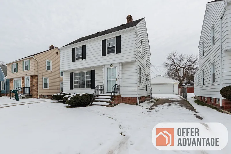 12404 Willard Ave photo 1