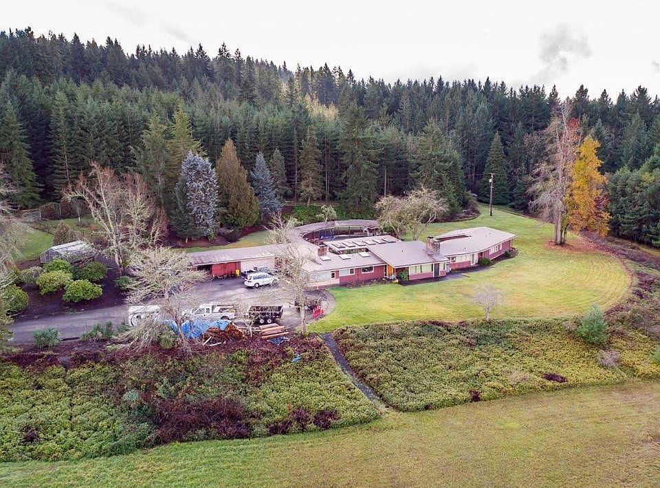 1st image of 2400 S Louis Ln