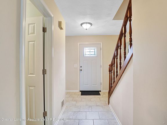 2nd image of 1606 Birchwood Dr