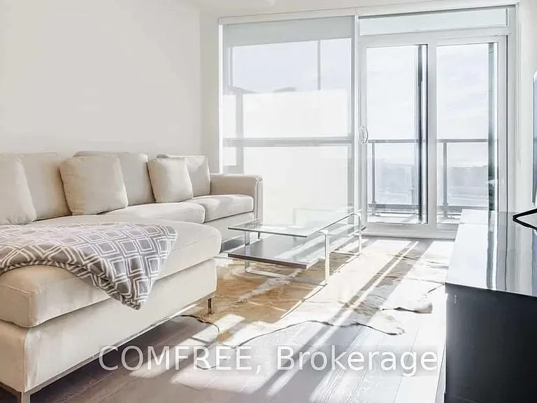 30 Ordnance St #1112 — Photo 3