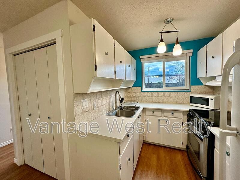 1st image of 3135 Walnut St #6