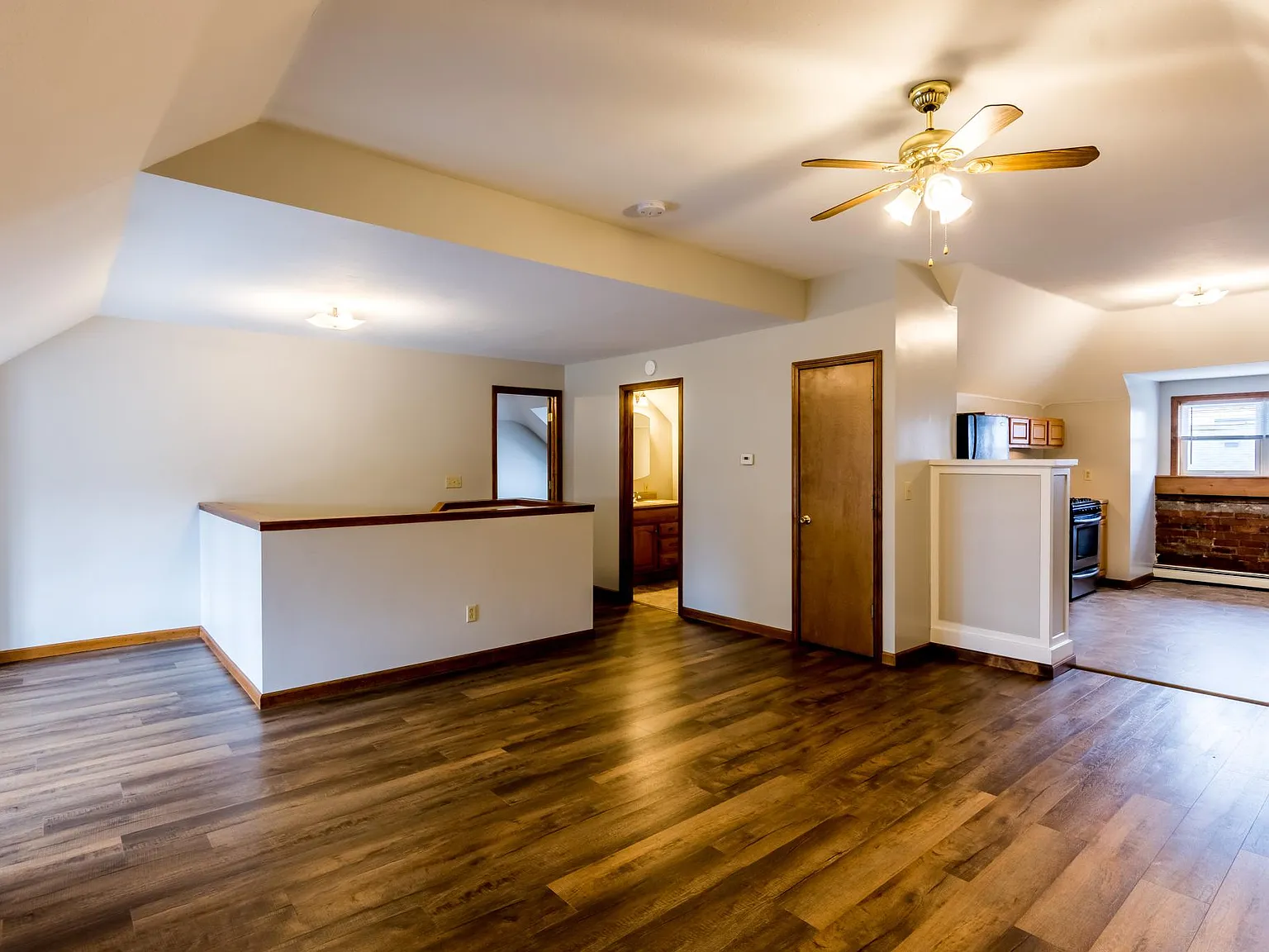 1 bed, $1,100 — Photo 2