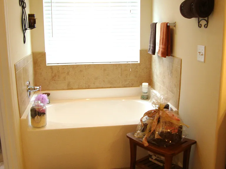 709 Valentine Ln — Photo 20