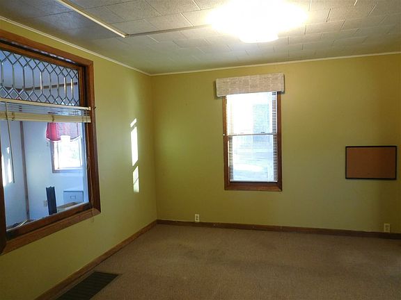 5th image of 605 Saginaw St