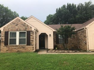 210 Ginger Ln, Euless, TX 76039