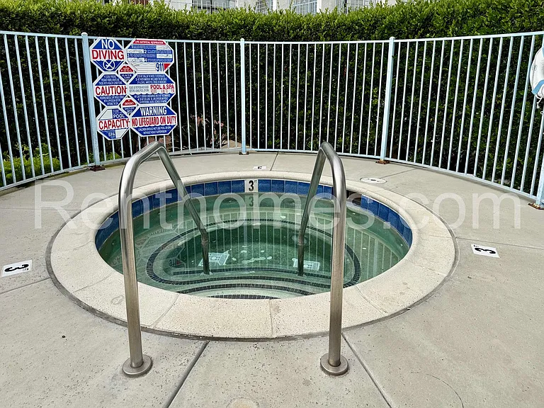 8320 Regents Rd #1H — Photo 22