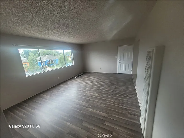 1037 W 108th St #5 — Photo 5