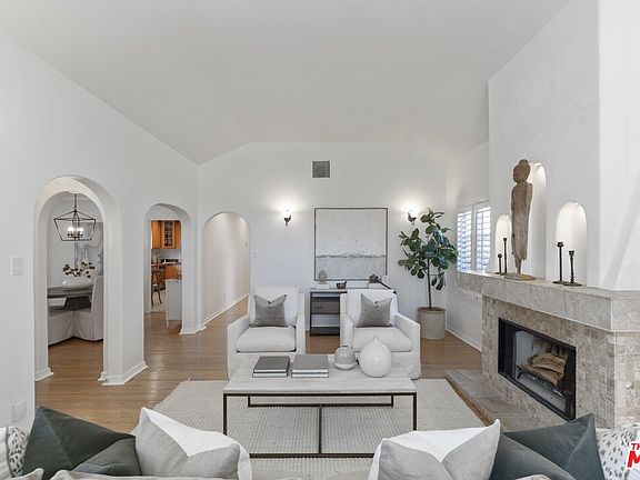 2nd image of 2030 Kelton Ave