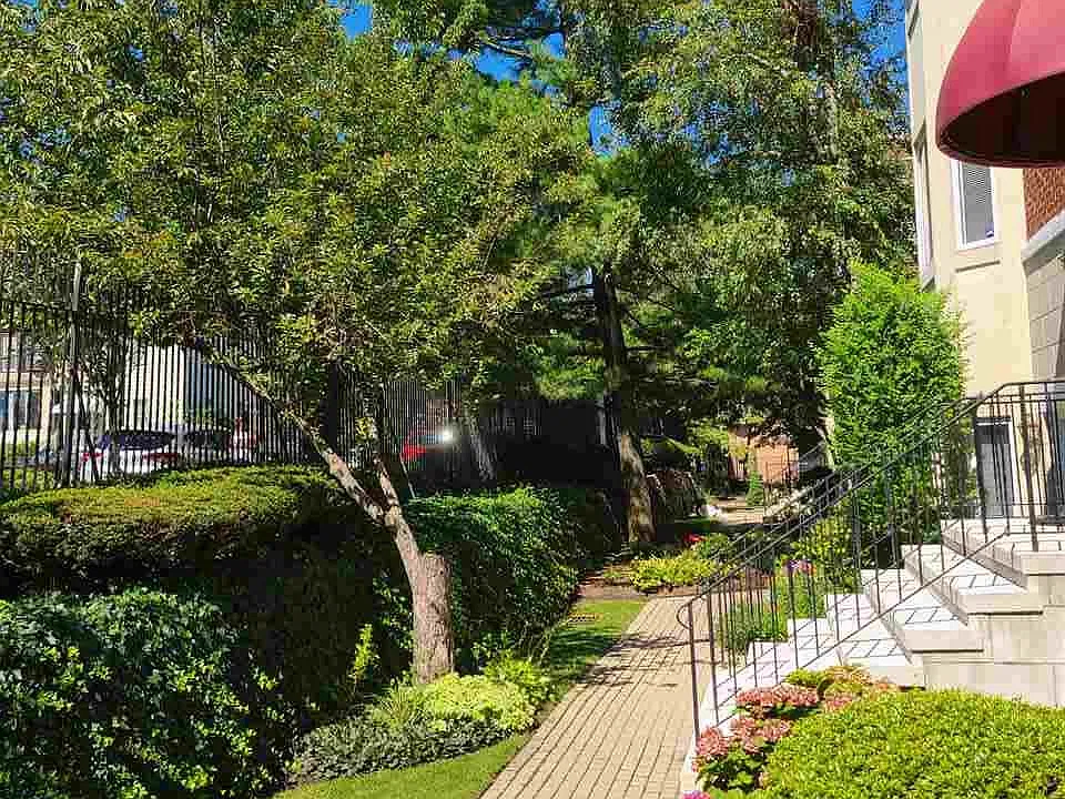 308 Saint Michaels Walk #308