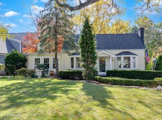 11333 Hiawatha Ln, Indian Head Park, IL