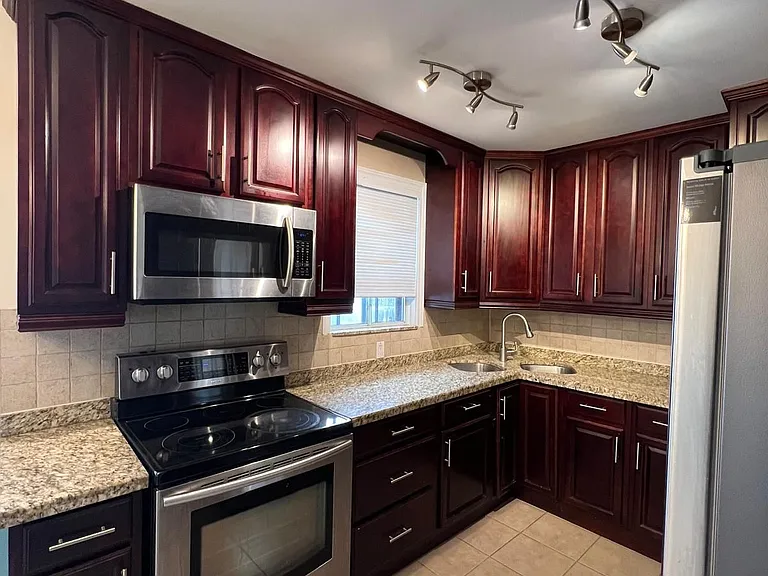 233 Beta St #UPPER — Photo 7