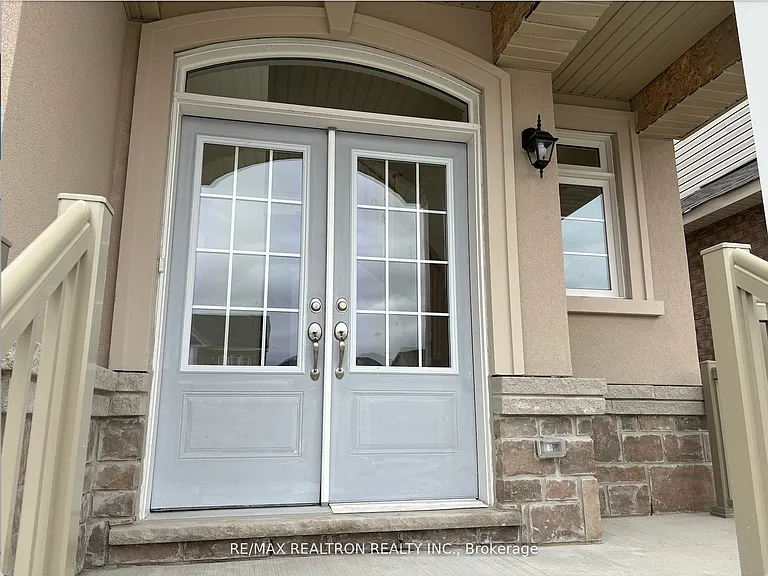 6 Heather Fullerton Ave — Photo 2