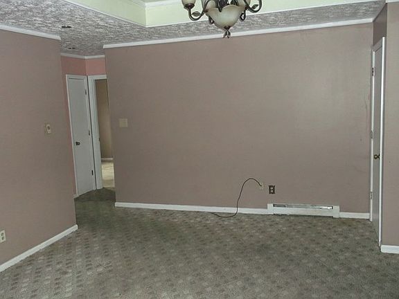 2nd image of 178 Hager Ave