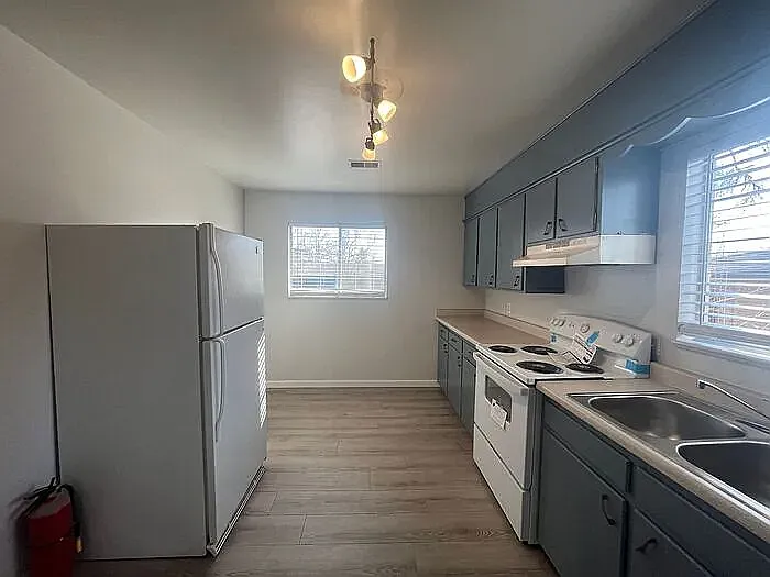 1712 Peterson St — Photo 12