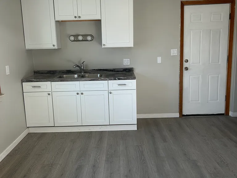 35 Willow St #2 — Photo 2
