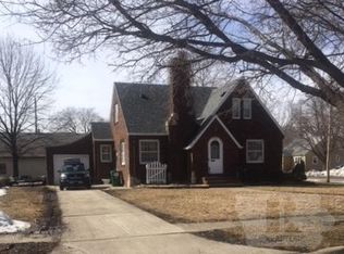 214 1st Ave SW, Britt, IA 50423