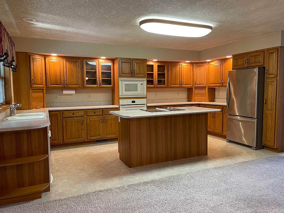 10 Meadow Moor Way, Mitchell, IN 47446 Zillow