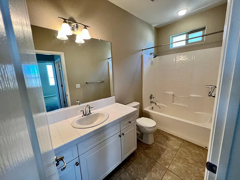 3558 Sussex Ave — Photo 14