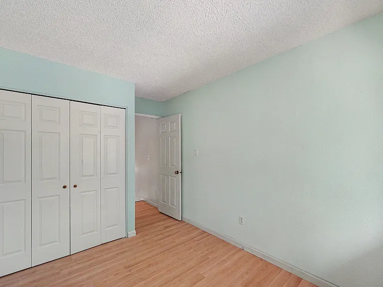 1511 Seneca Cir #131 — Photo 10