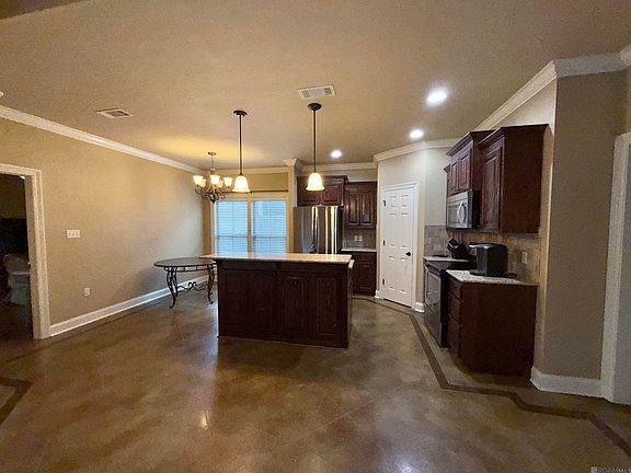 3rd image of 20200 Gardens Ct