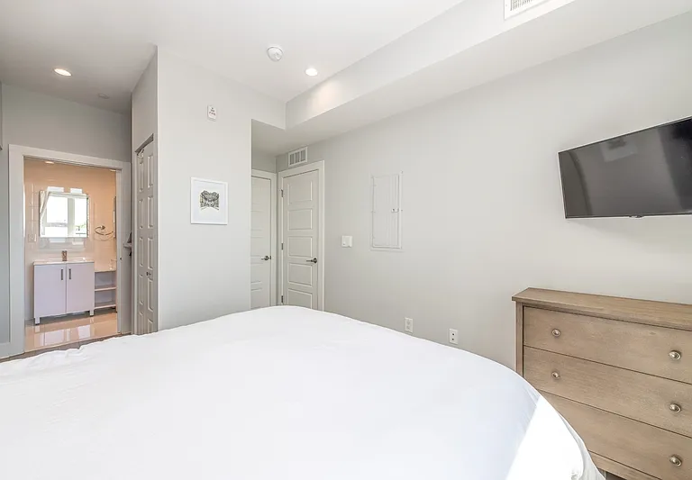 1405 Frankford Ave #402 — Photo 11