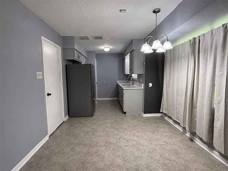 10519 Kirkglen Dr — Photo 8