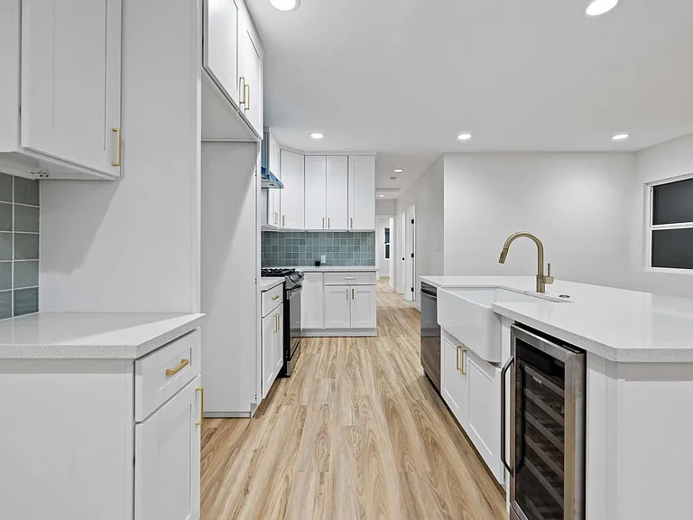 599 Cypress Ave — Photo 8
