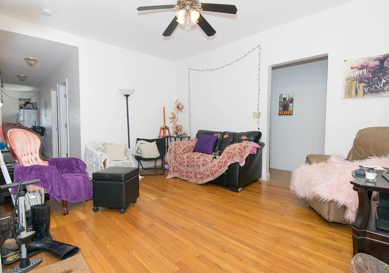 5 Bed Close to the Green Line(w/o having to hear it!) — Photo 3