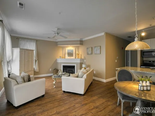 One Bedroom with Garage near Grandview, 1762 Drayton Park Ct, Columbus, OH 43212