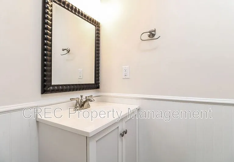 2065 Emerald Ter — Photo 24