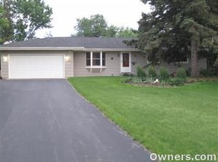 16555 Hilltop Rd, Eden Prairie, MN 55347
