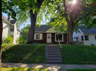 842 24th Ave SE, Minneapolis, MN 55414