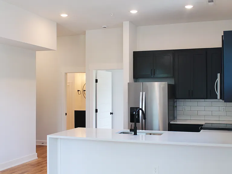 720 Castle St #303 — Photo 3